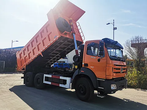 Camion à benne basculante 6×4