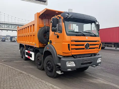 Camion à benne basculante 8×4