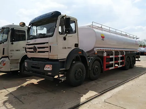 Camion-citerne 8×4