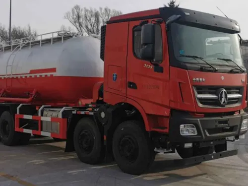 Camion de transport de ciment en vrac