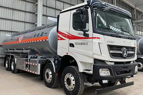Camion-citerne 8×4