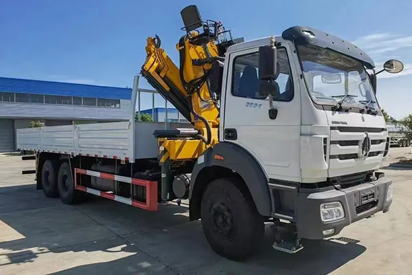 Grue montée sur camion 